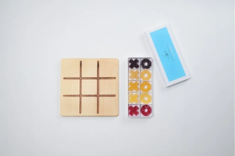 Paolo Griffa Tris completo gioco con pedine gelatine e base legno