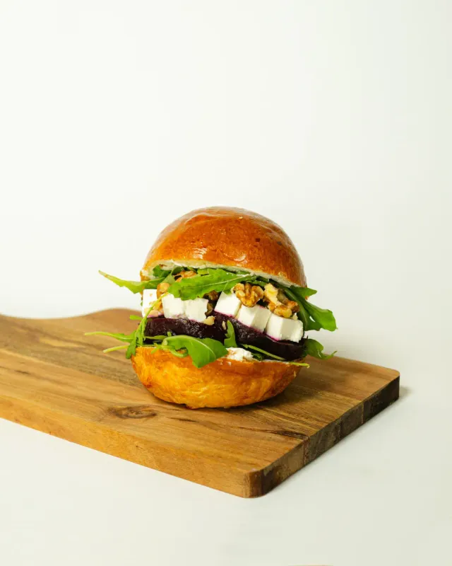 Blikle Paczek bombolone salato barbabietola feta rucola