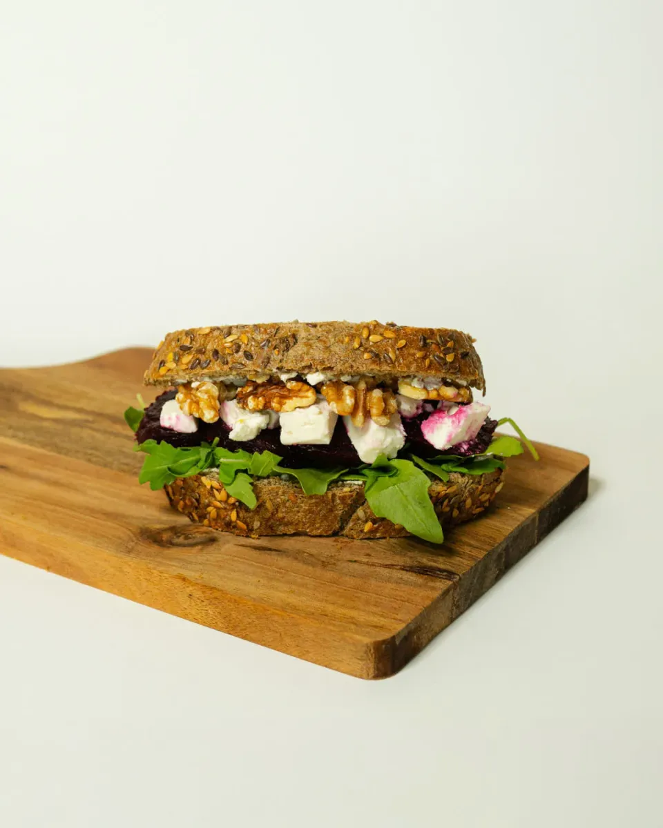 Blikle Barbabietola e Feta sandwich fresco noci