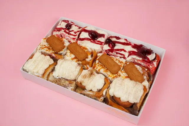 Blikle Cinnamonka box cinnamon roll 12 pezzi