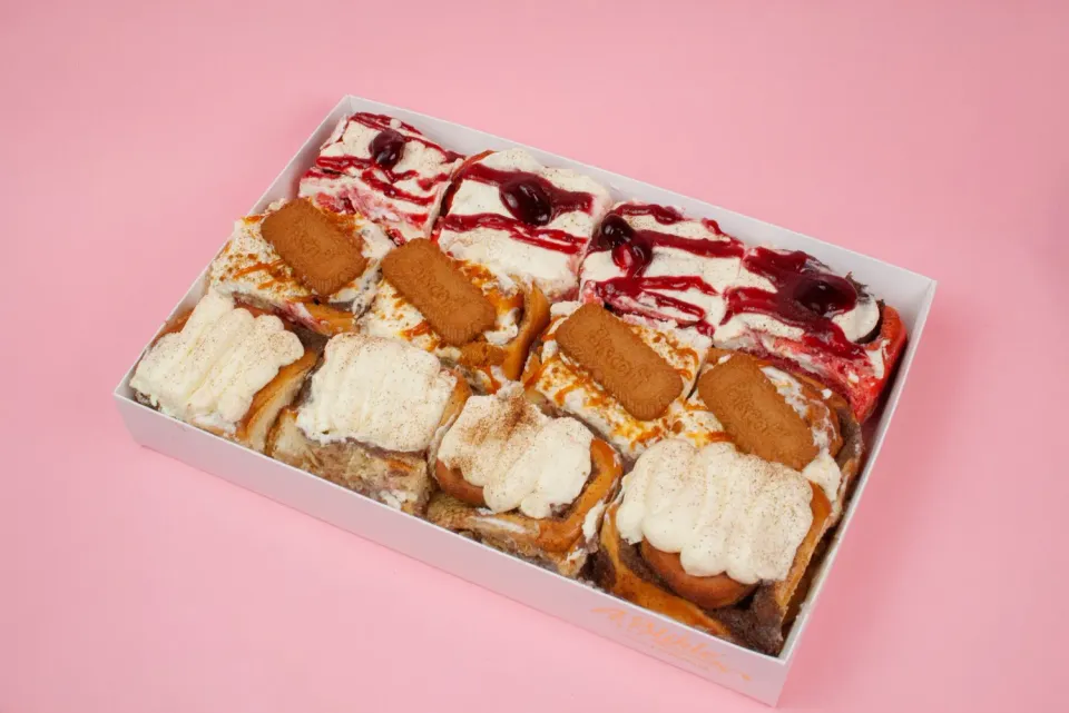 Blikle Cinnamonka box cinnamon roll 12 pezzi