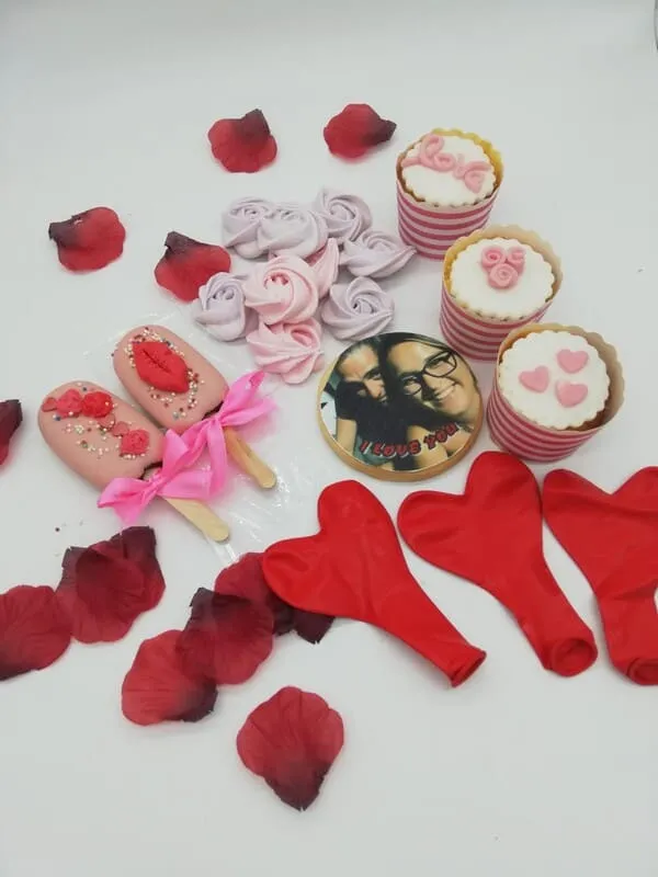 Pasta di Zucchero Lab Love Box mista con biscotto foto
